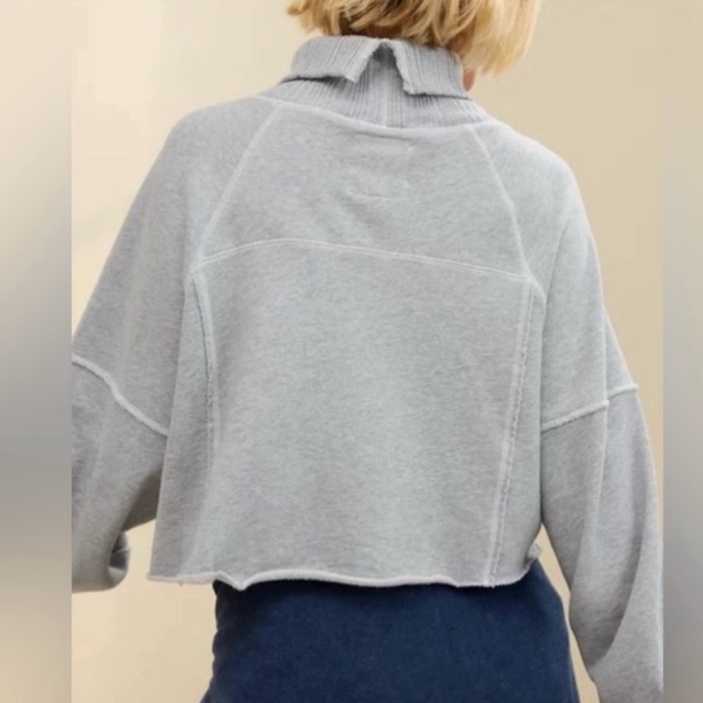 Aerie Gray Turtleneck Sweater - Picture 2 of 6